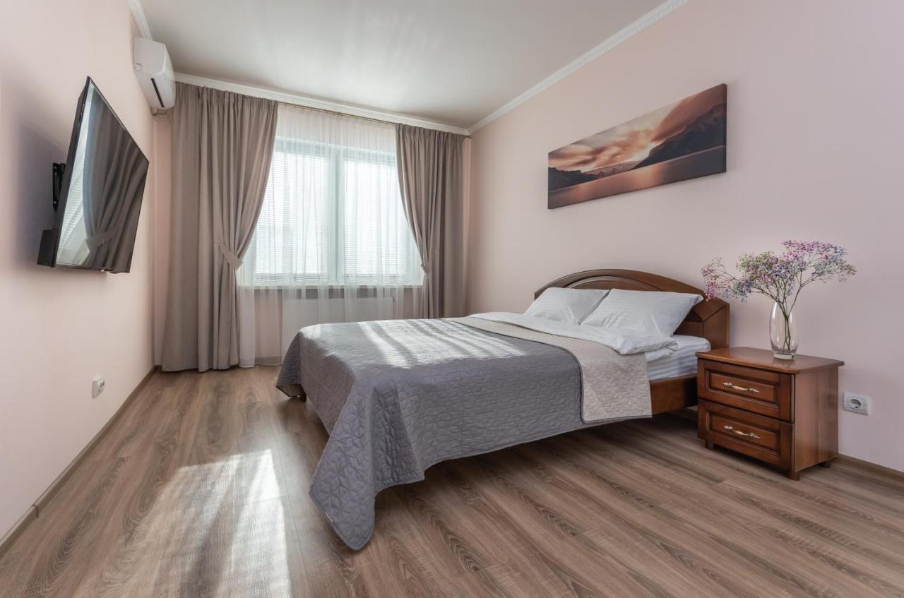 Apartment осокорки русовой 3 *